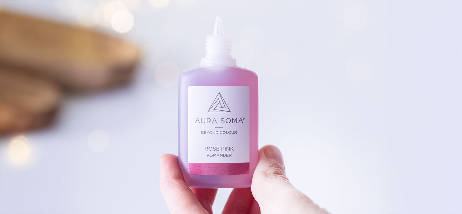 Aura-Soma Pomander in 25 ml Flasche auf hellem Hintergrund