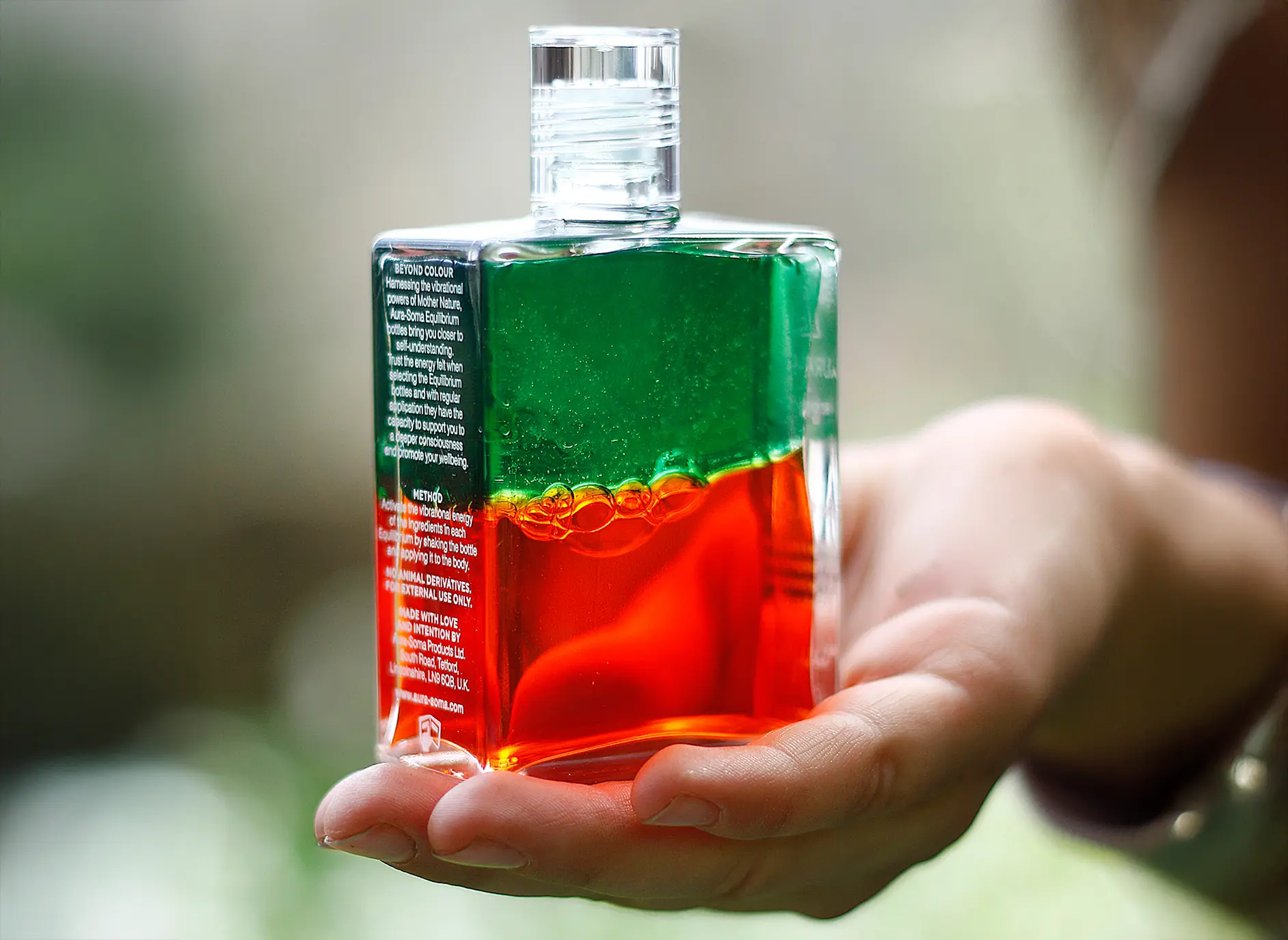 Aura-Soma Seelenspiegel: Farben der Gemeinschaft Aura-Soma Seelenspiegel: Farben der Gemeinschaft