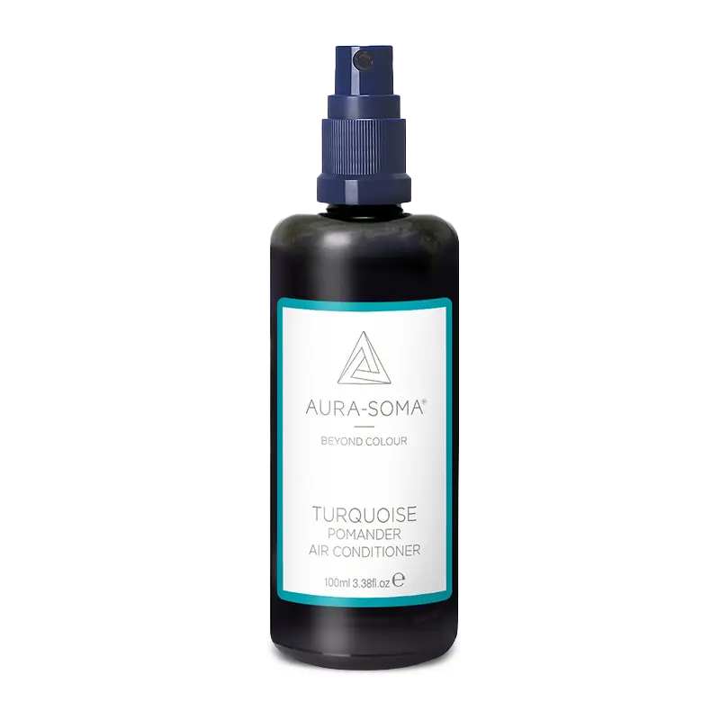 Aura-Soma Pomander Raumspray Türkis Aura-Soma Pomander Raumspray Türkis – Braunes Sprayfläschchen mit Sprühkopf, enthält eine Duftkomposition zur energetischen Raumpflege.